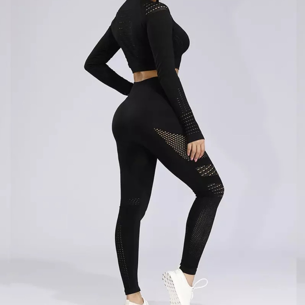 NWT 🌸 Seamless Black Workout Yoga Set - Picture 6 of 8